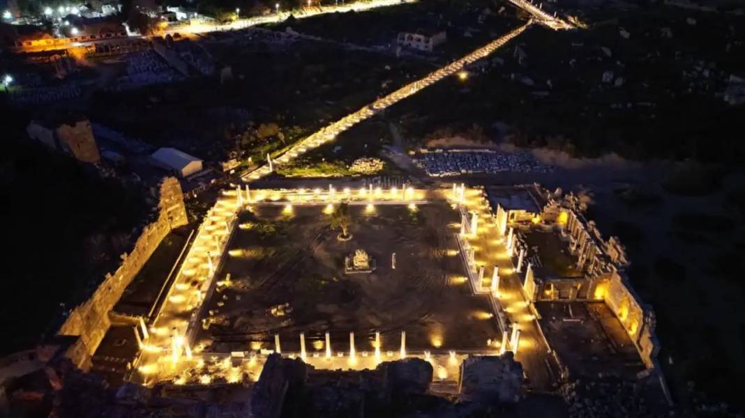 Bakan Ersoy Açıkladı: Side'de Uzatıldı! 8